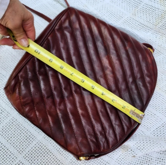 Vintage GBC Wine leather shoulderbag - Picture 3 of 15